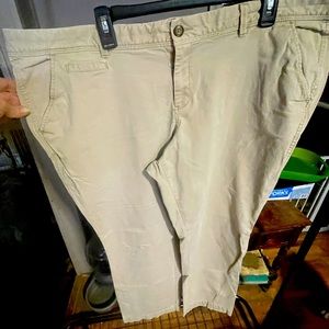 Old Navy khaki pants, bootcut, size 20W, very comfy.I have all three colors 😊